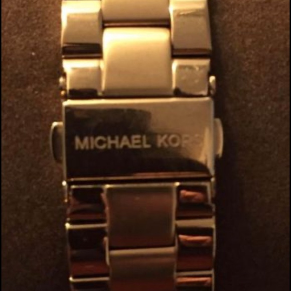 Michael Kors MK 3197 stainless steel watch.